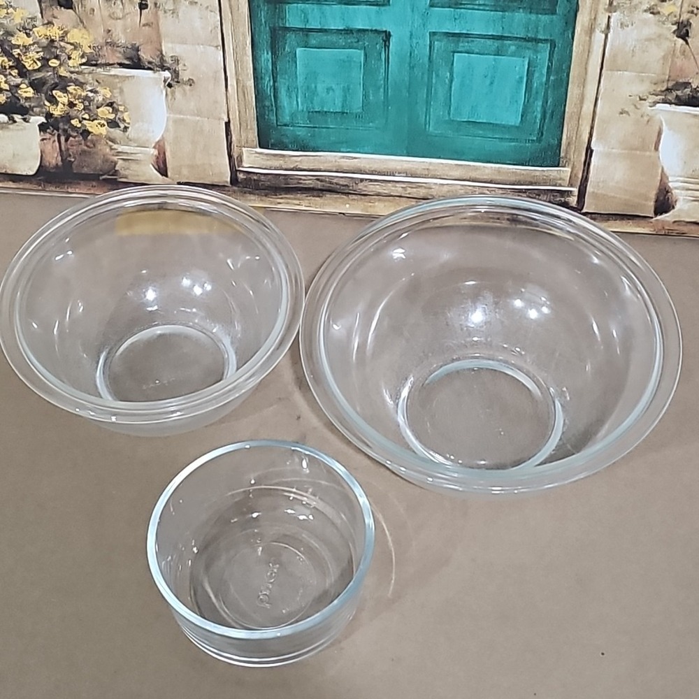 Lot Of 3 Pyrex Clear Glass Bowls